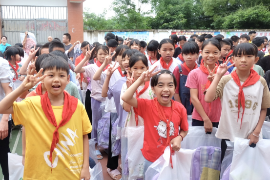 与爱同行，共筑“六一”梦